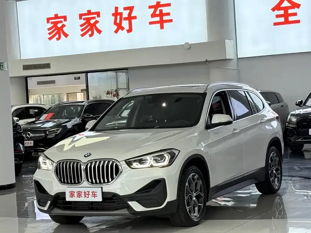 BMW X1 — фото 1