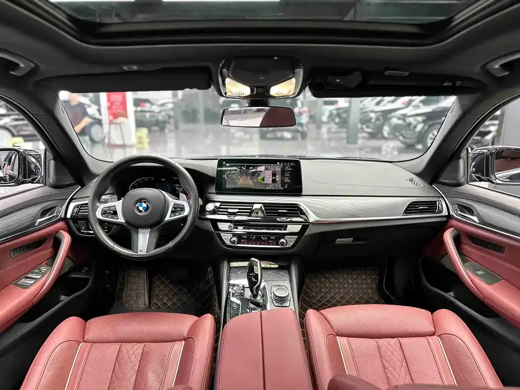 BMW 5 Series 2022 из CN, фото 9