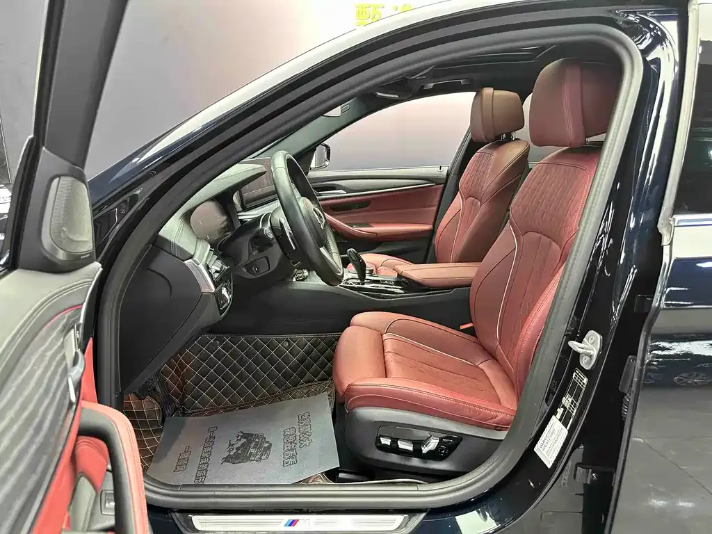 BMW 5 Series 2022 из CN, фото 8
