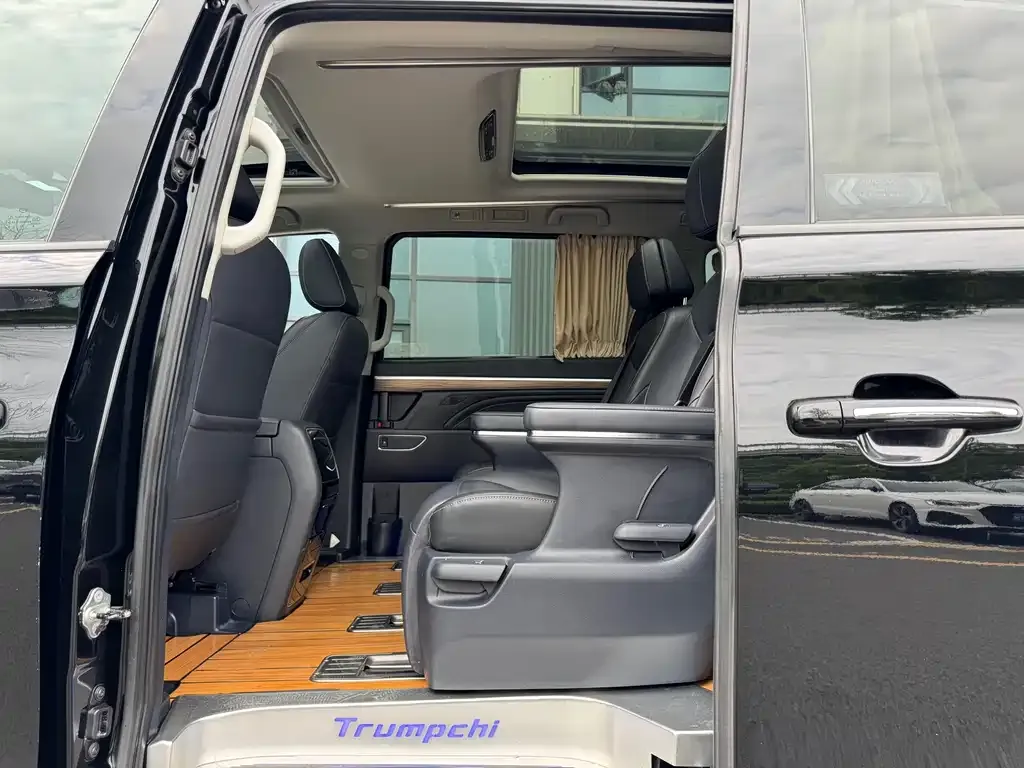 GAC Motor Trumpchi M8 — фото 3