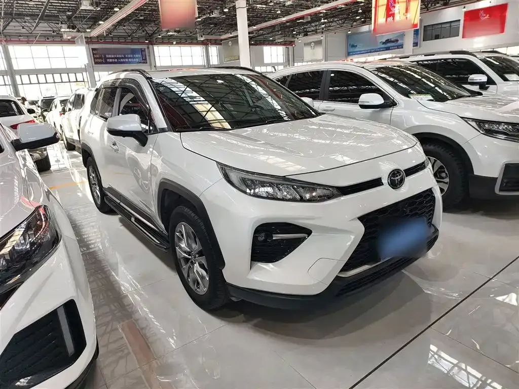 Toyota Wildlander — фото 10