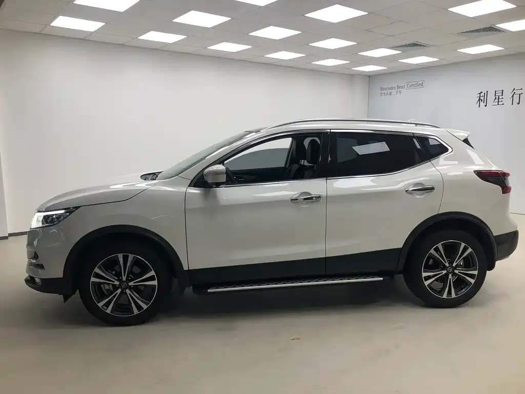 Nissan Qashqai — фото 2