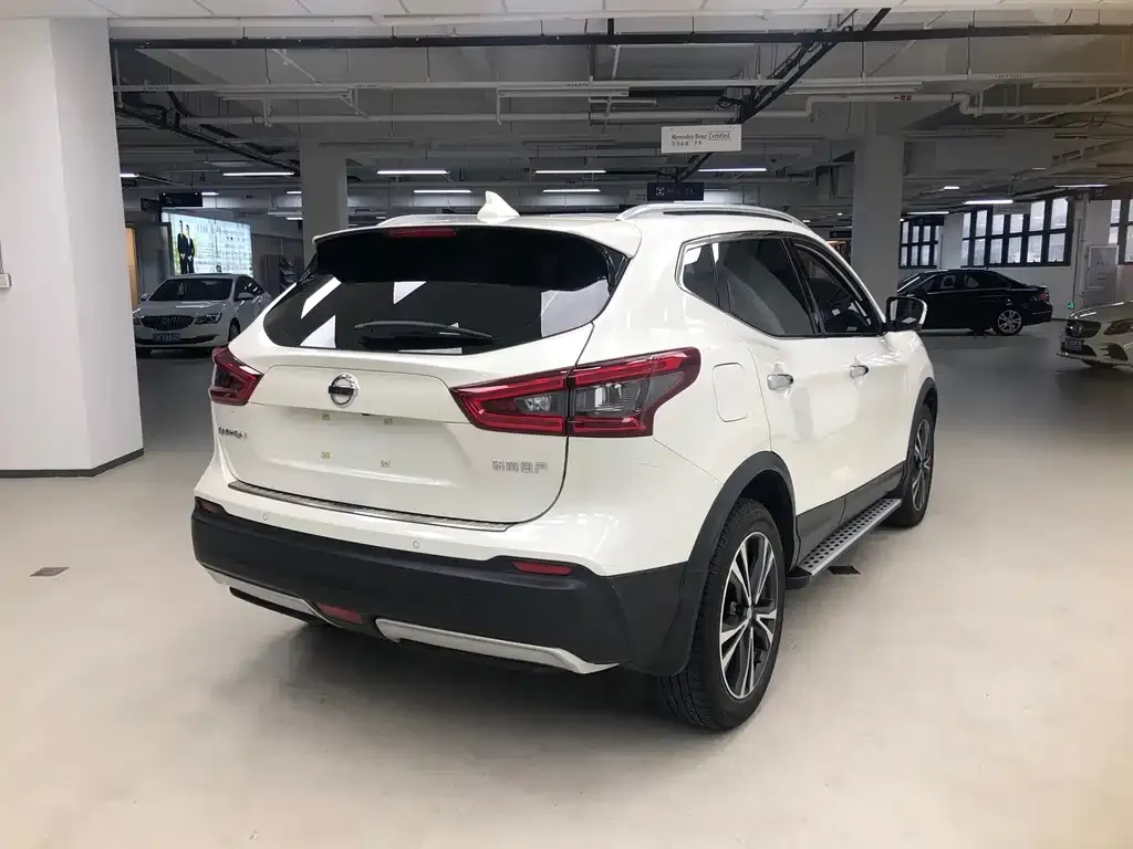 Nissan Qashqai — фото 10
