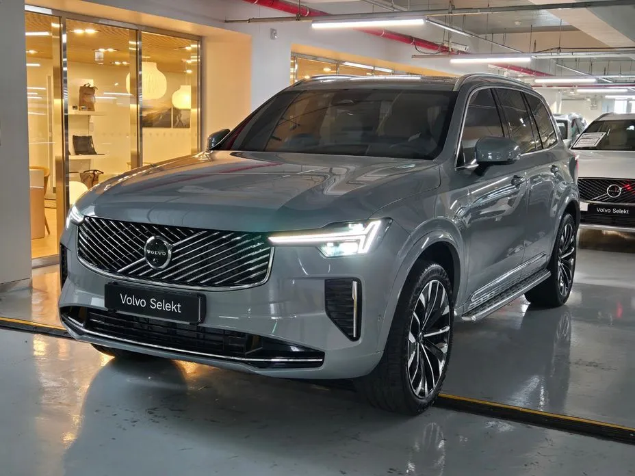 Volvo XC90 — фото 1