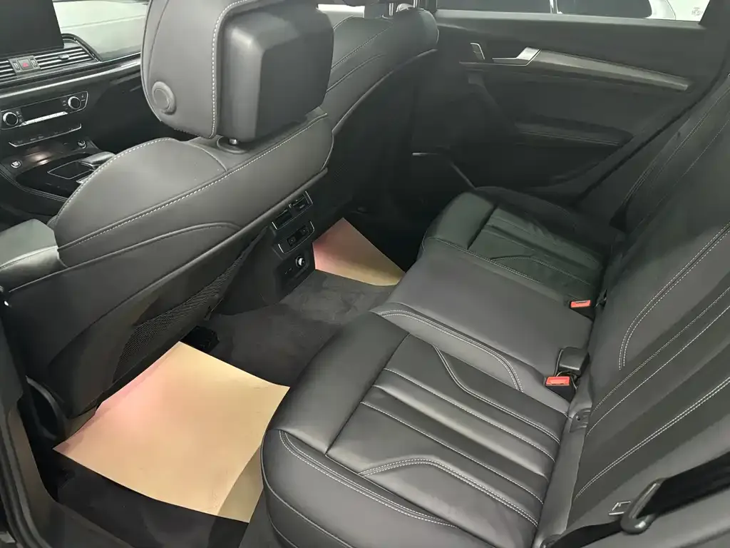 Audi Q5L — фото 8