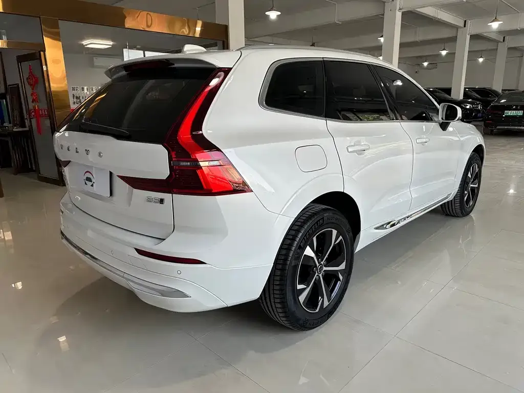 Volvo XC60 — фото 3