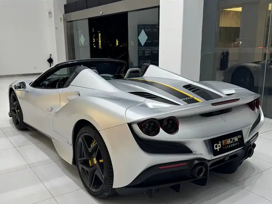 Ferrari F8 — фото 5