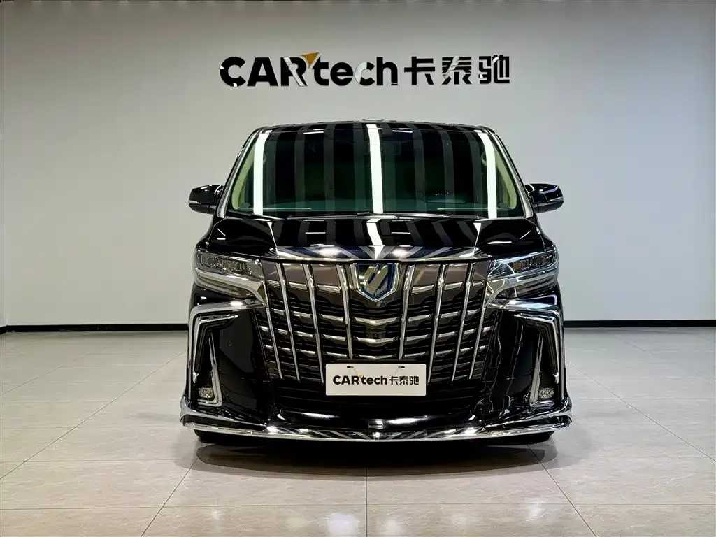 Toyota Alphard — фото 2