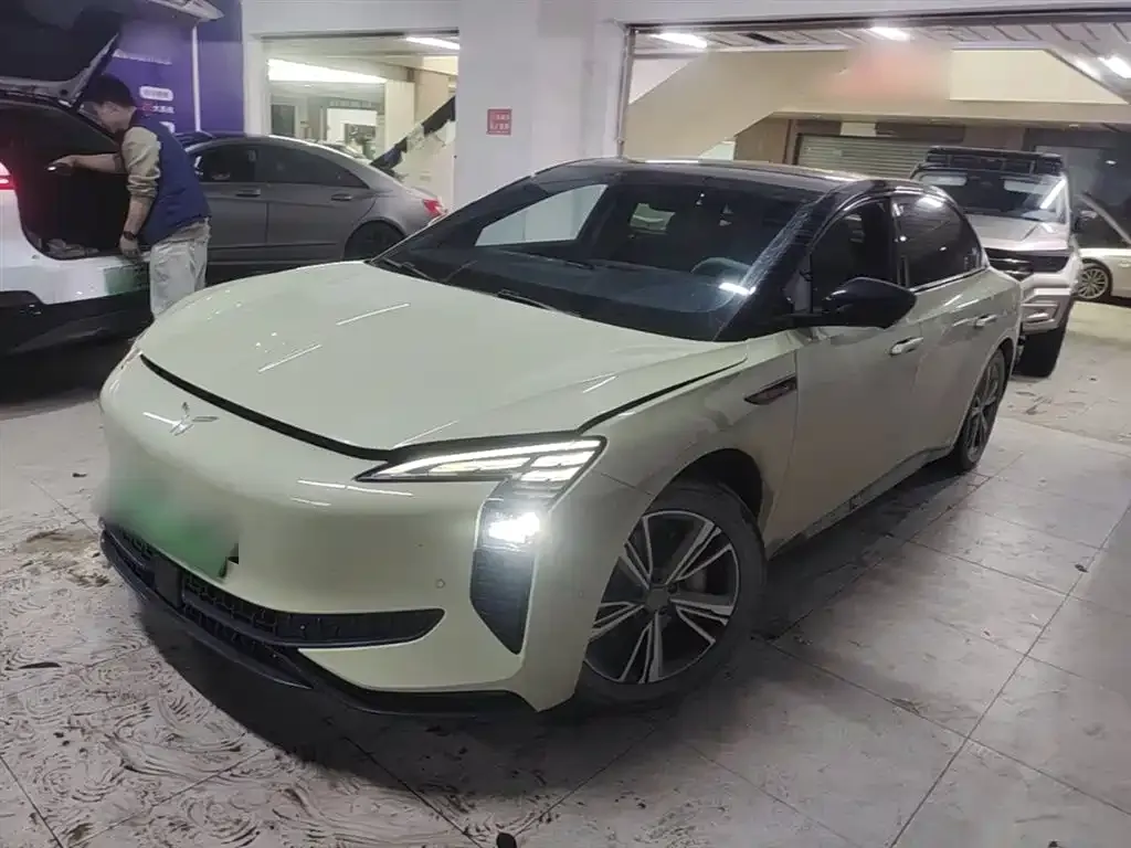Hongqi EH7 2024 из CN, фото 5