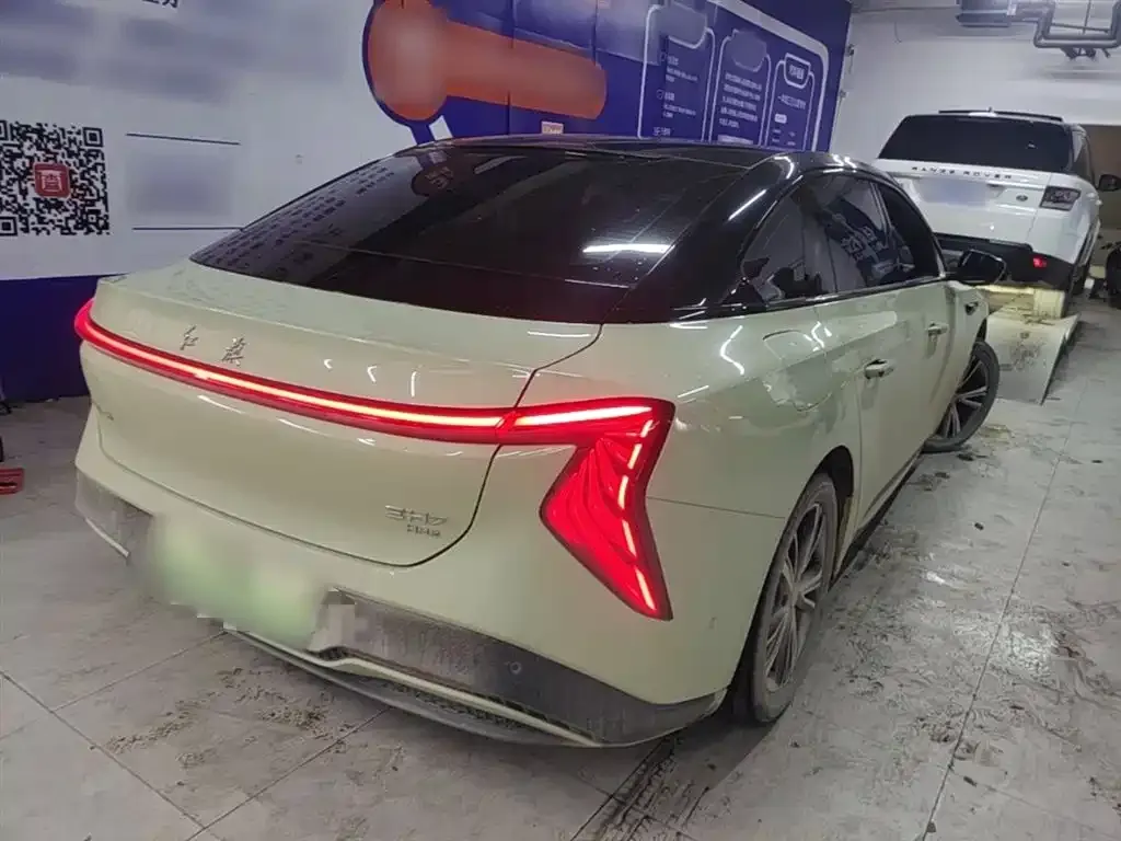 Hongqi EH7 2024 из CN, фото 8