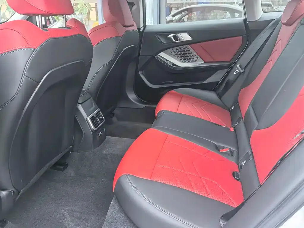 BMW 2 Series 2025 из CN, фото 5