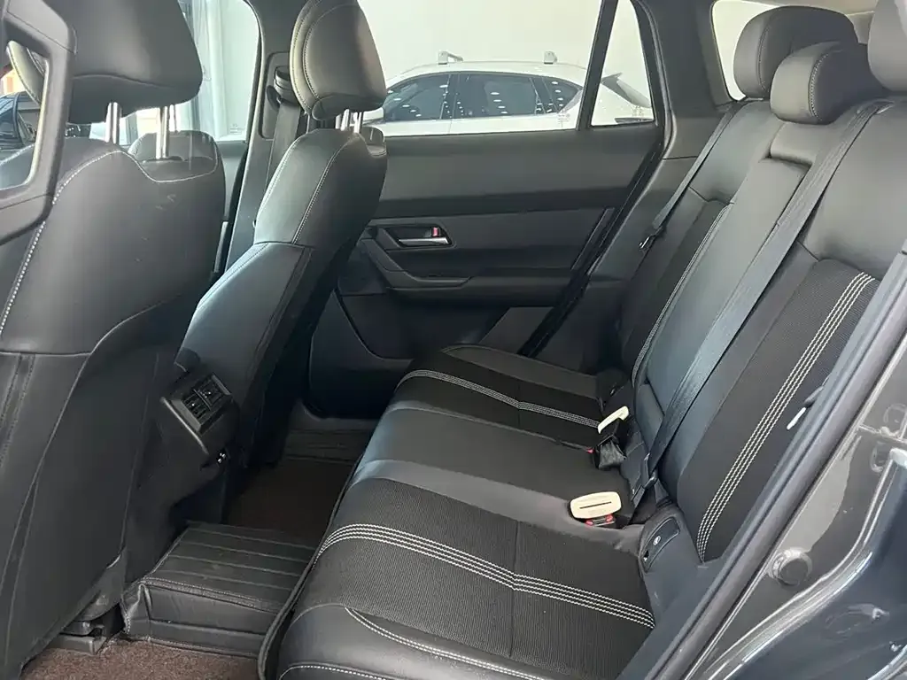 Mazda CX-50 2023 из CN, фото 7
