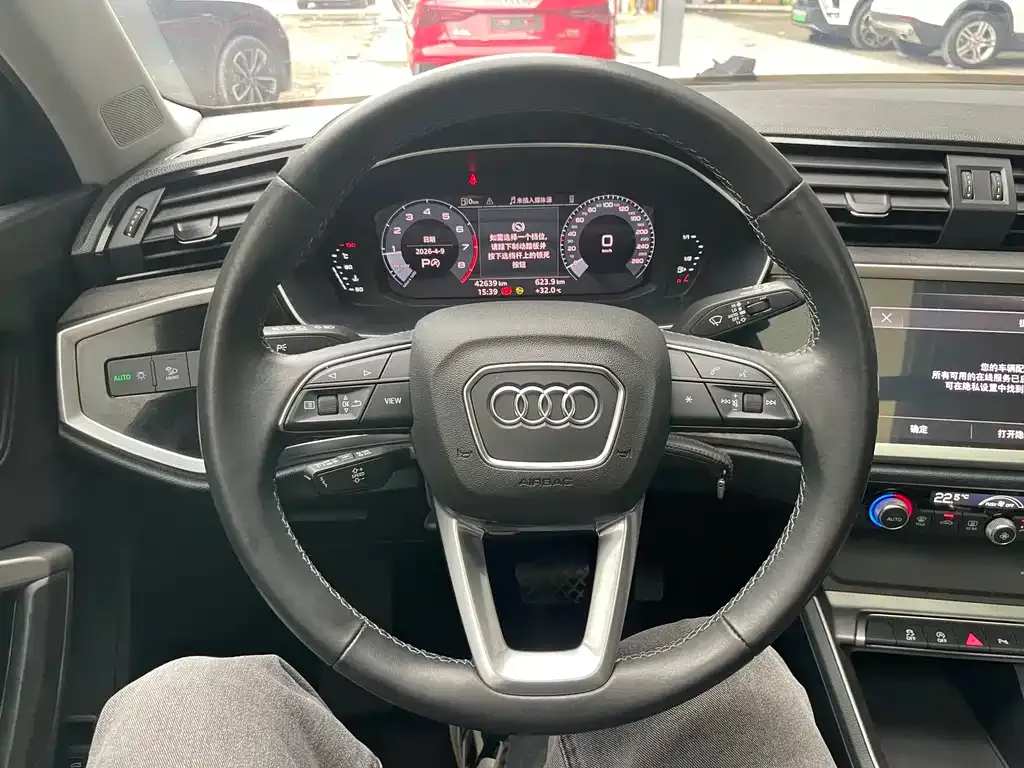 Audi Q3 — фото 5