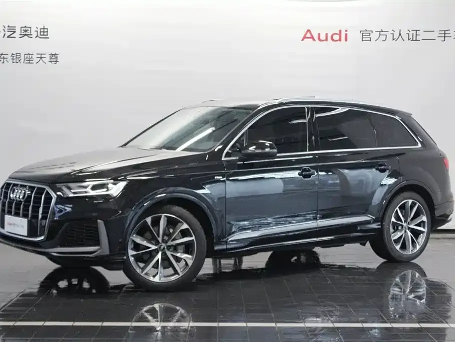 Audi Q7 — фото 1