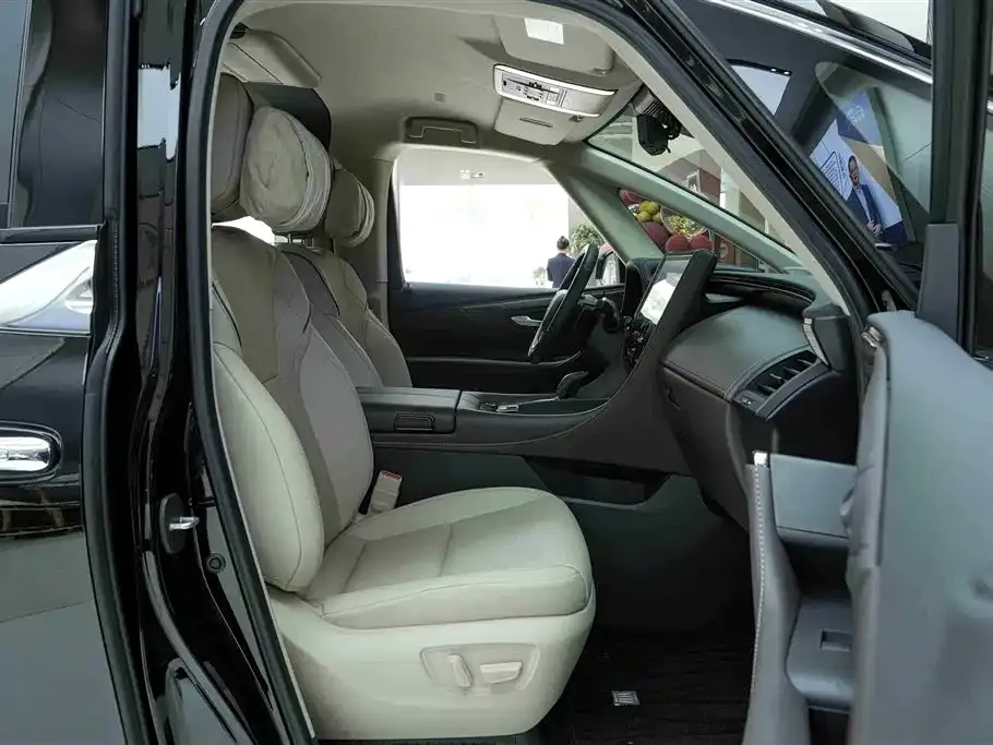 Toyota Vellfire — фото 9