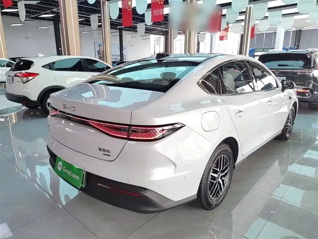 BYD Seal 05 DM-i — фото 10