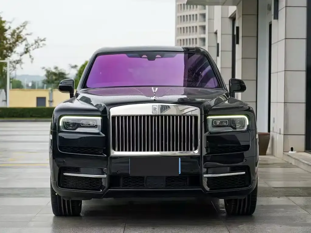 Rolls-Royce Cullinan — фото 1