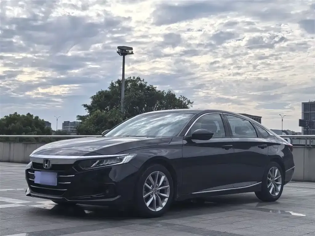 Honda Accord — фото 10