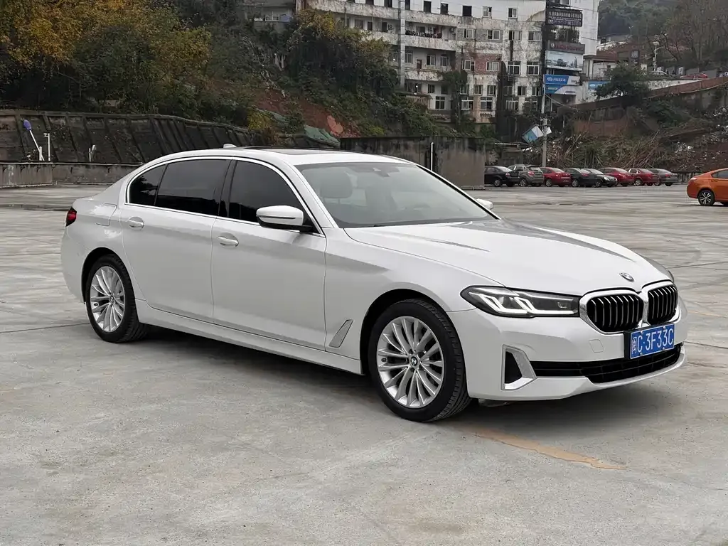 BMW 5 Series — фото 5