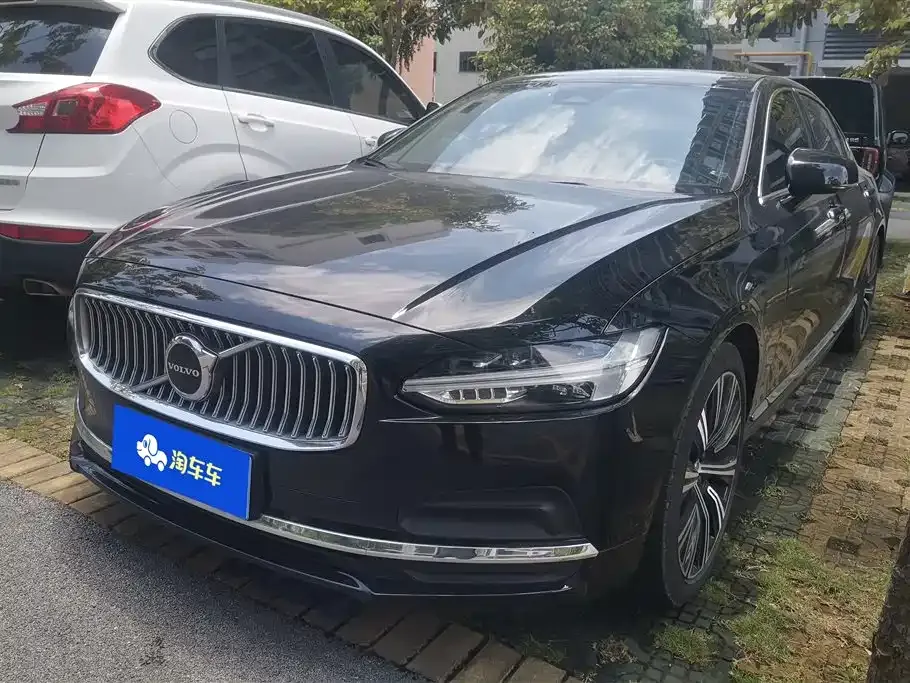 Volvo S90 — фото 1