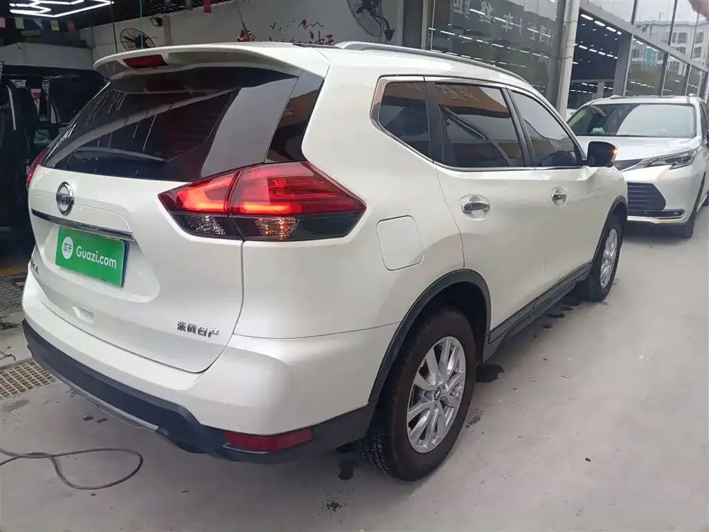Nissan X-Trail — фото 10