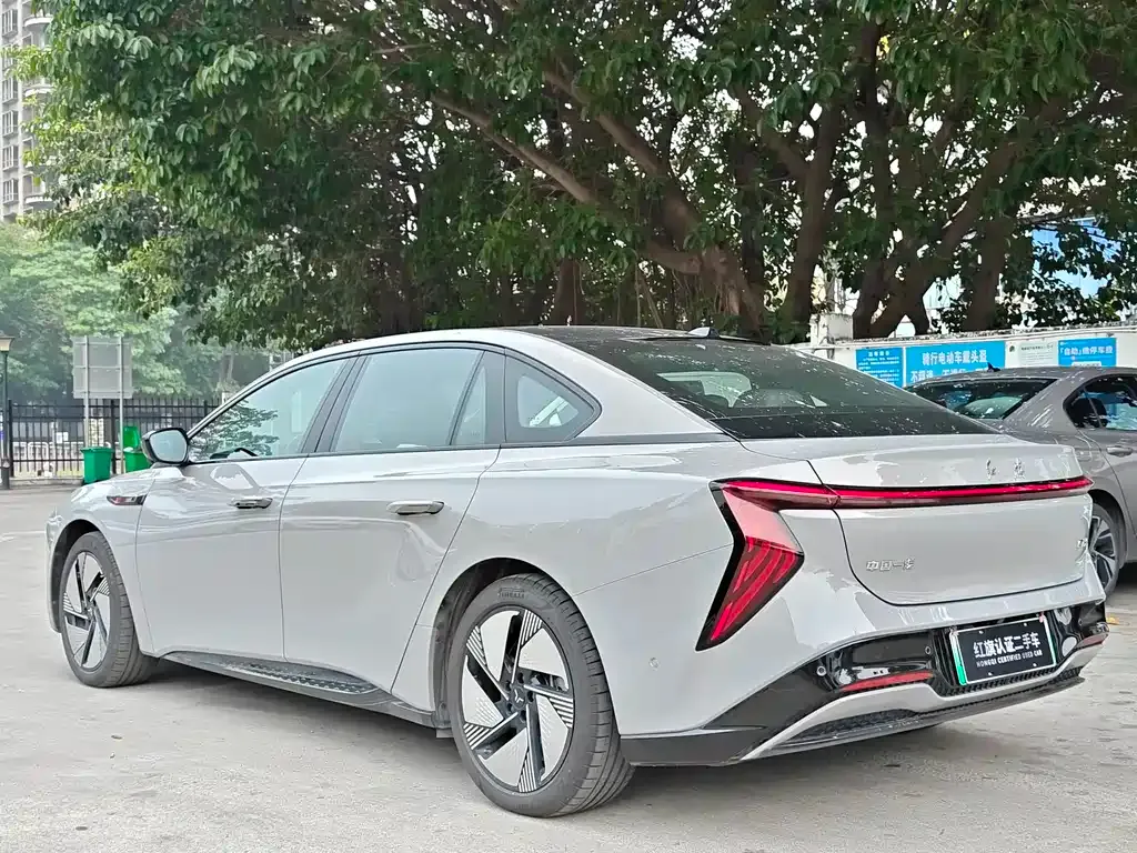 Hongqi EH7 2025 из CN, фото 8