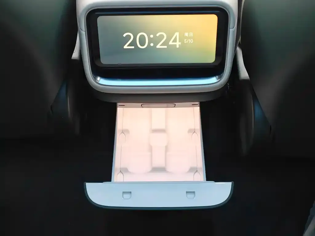 Xiaomi YU7 — фото 2