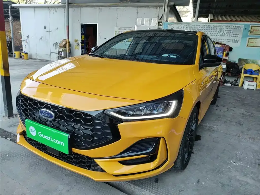 Ford Focus 2023 из CN, фото 9