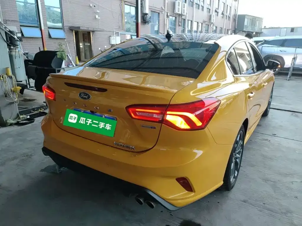 Ford Focus 2023 из CN, фото 8