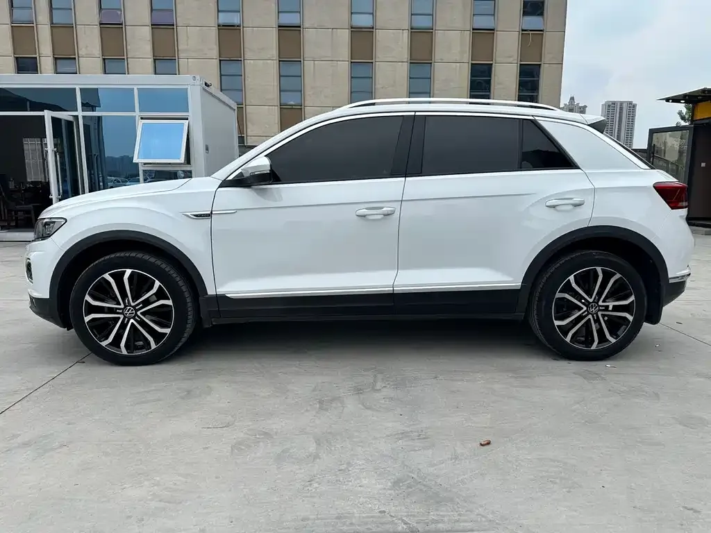 Volkswagen T-Roc — фото 3