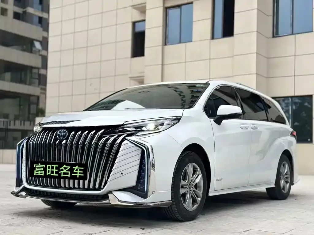 Toyota Sienna — фото 1