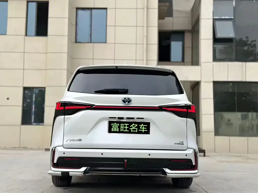Toyota Sienna — фото 2