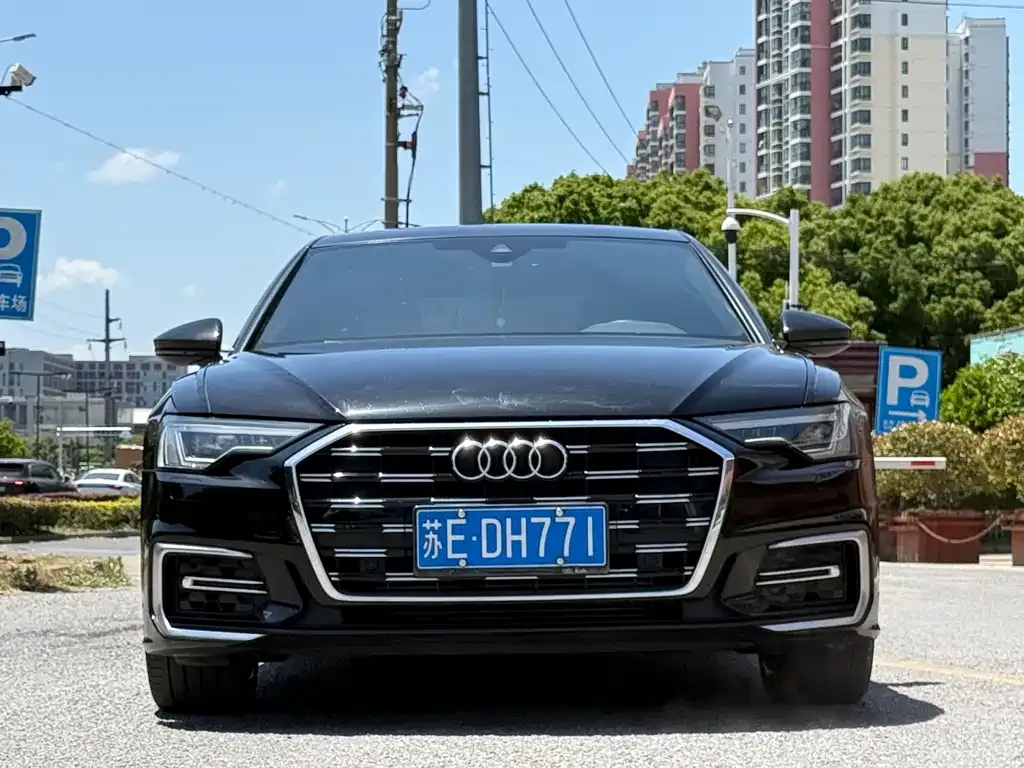 Audi A6L — фото 1