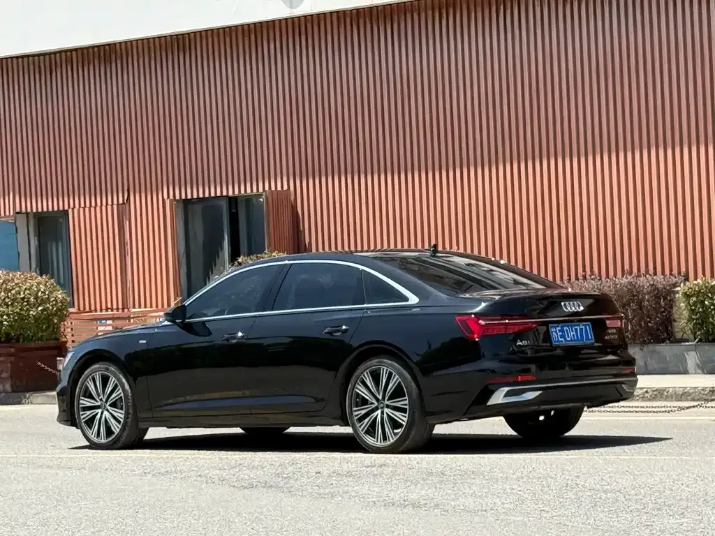 Audi A6L — фото 9