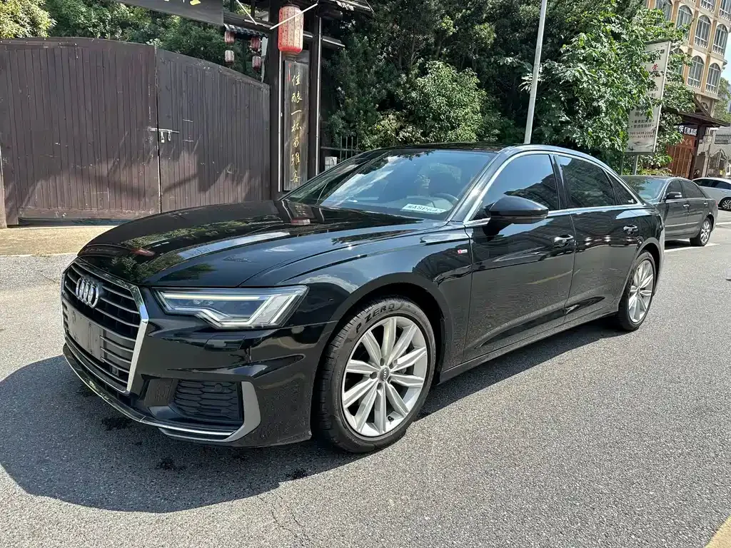 Audi A6L — фото 1