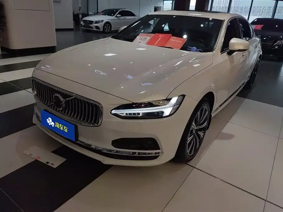 Volvo S90 — фото 1