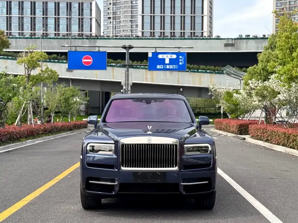 Rolls-Royce Cullinan — фото 1