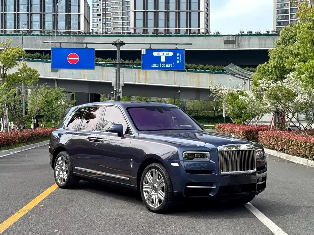 Rolls-Royce Cullinan — фото 9