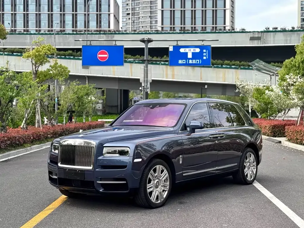 Rolls-Royce Cullinan — фото 8