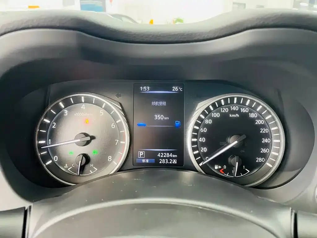 Infiniti Q50L 2023 из CN, фото 2