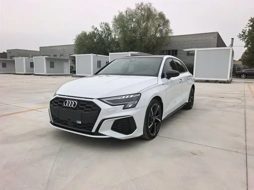 Audi A3 — фото 1