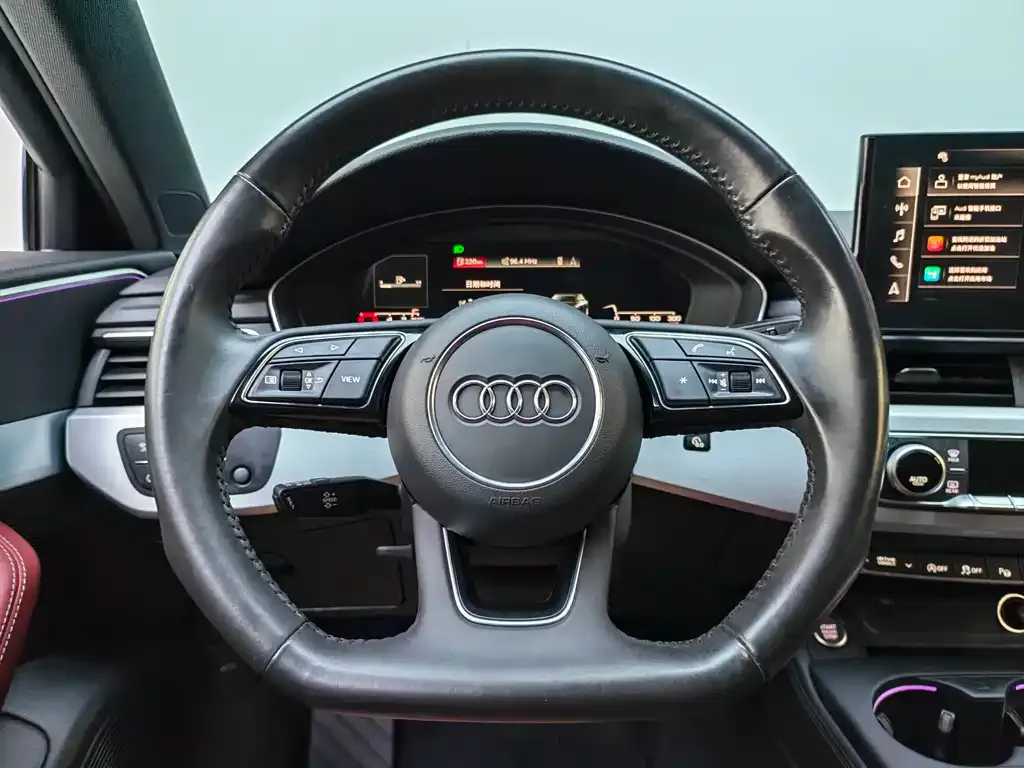Audi A4L — фото 10