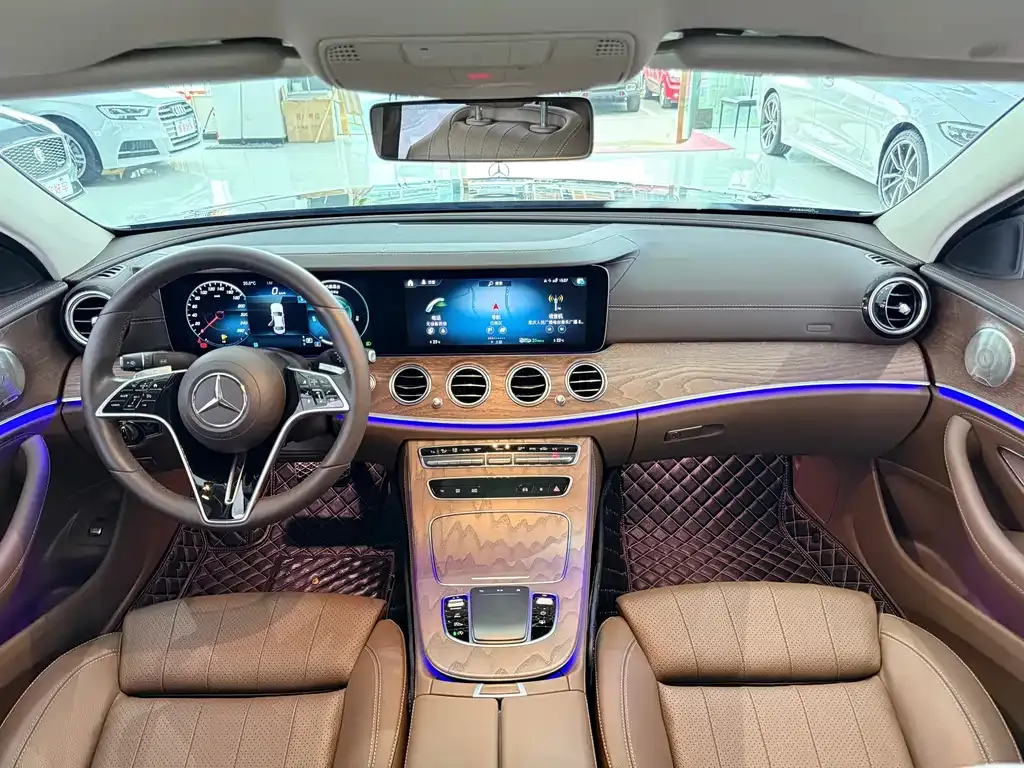 Mercedes-Benz E-Class — фото 10