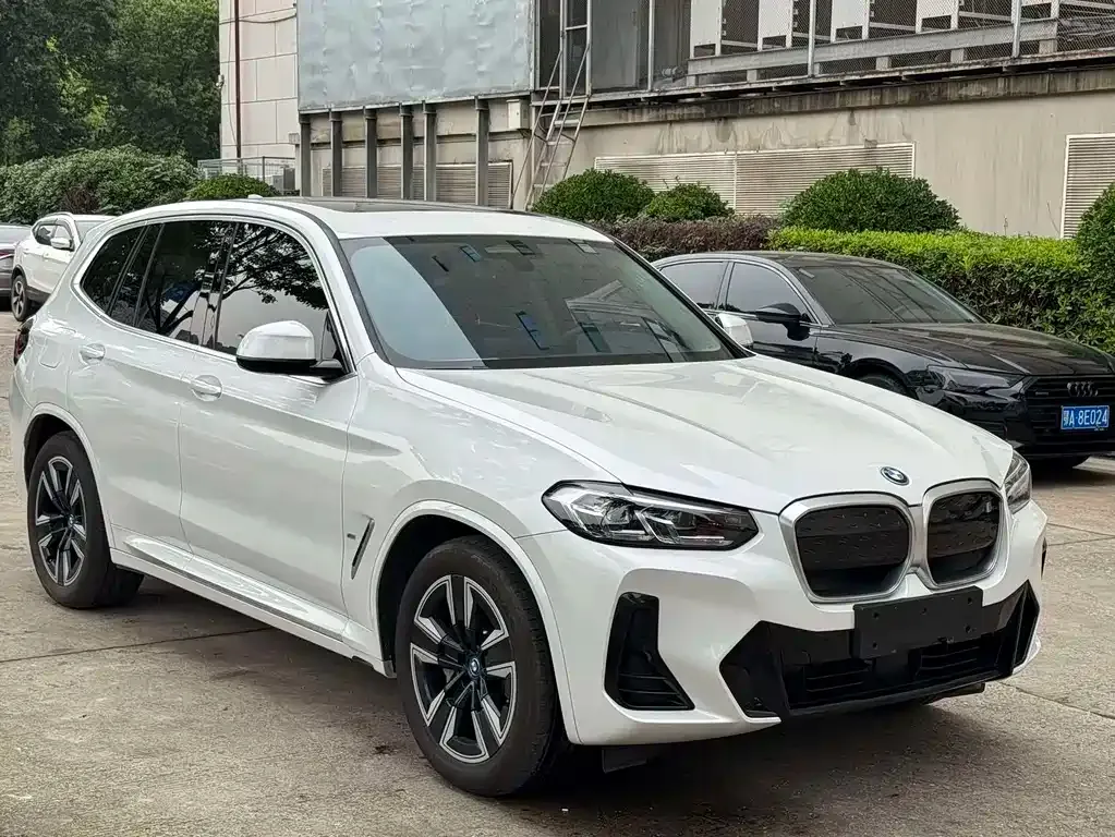 BMW iX3 2026 из CN, фото 10