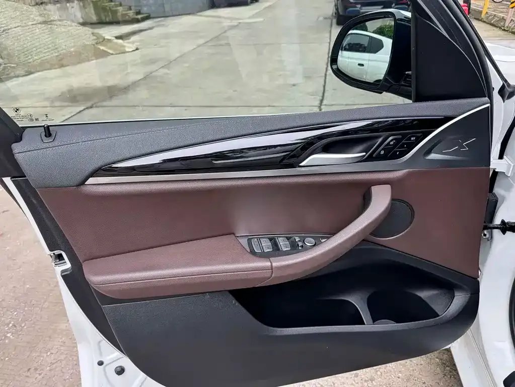 BMW iX3 2026 из CN, фото 2