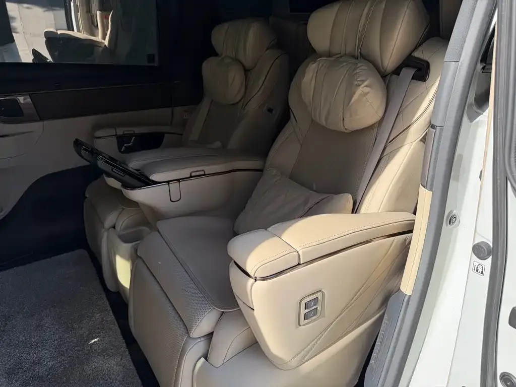 Toyota Alphard — фото 3