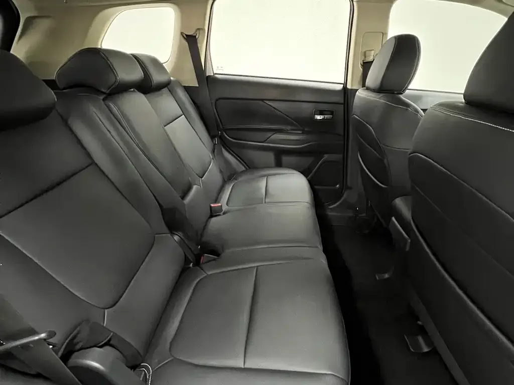 Mitsubishi Outlander 2022 из CN, фото 2
