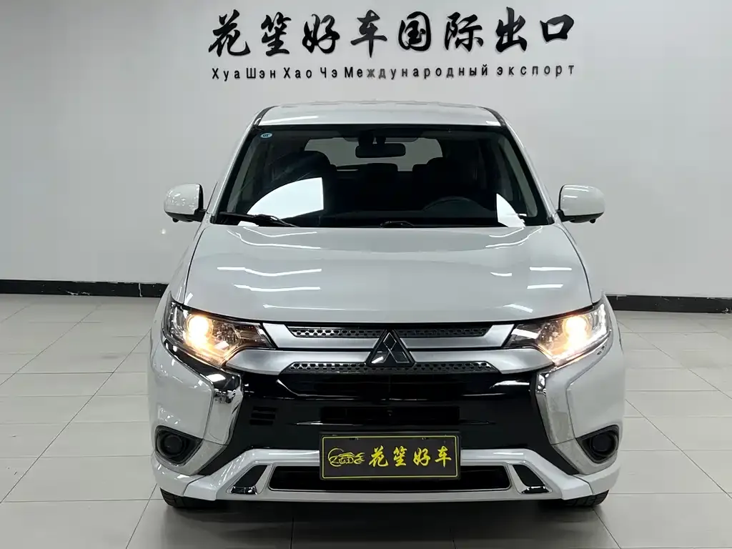 Mitsubishi Outlander 2022 из CN, фото 9
