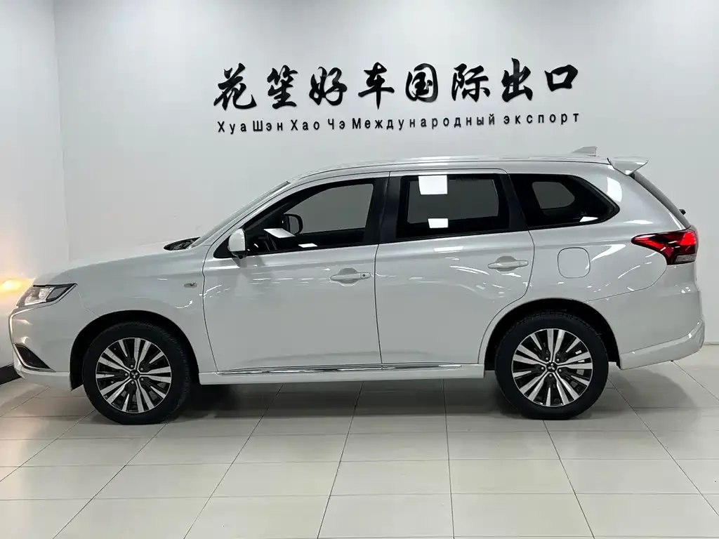 Mitsubishi Outlander 2022 из CN, фото 5