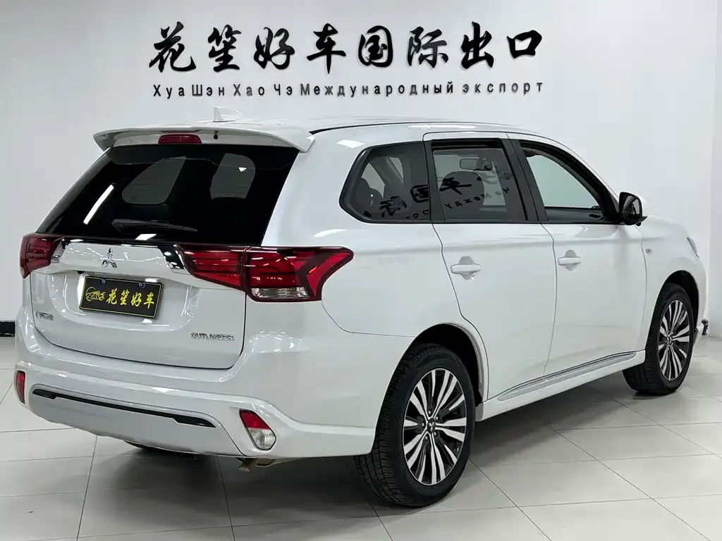 Mitsubishi Outlander 2022 из CN, фото 7